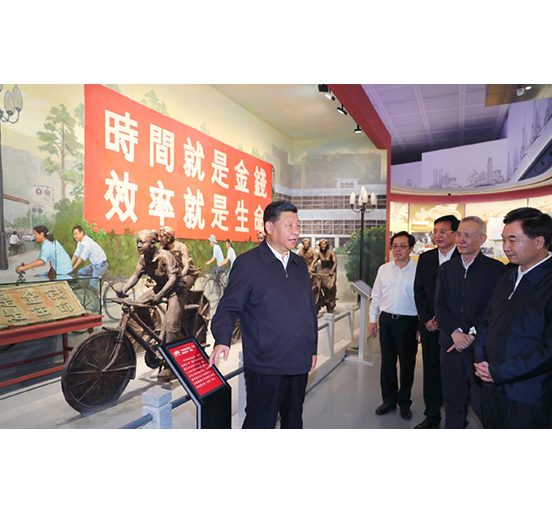 习近平总书记在深圳考察亲临由杏耀集团承建幕墙工程的两座地标性建筑